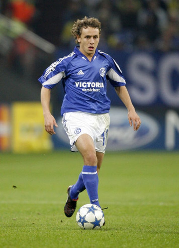 Rafinha í leik með Schalke.