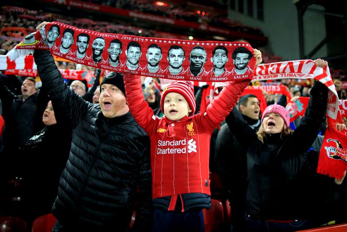 Margir stuðningsmenn Liverpool sem eru miklu eldri en þessi strákur hafa aldrei upplifað það að Liverpool verði enskur meistari.