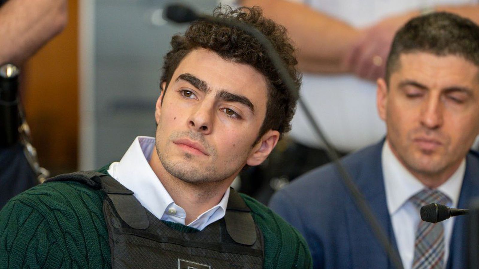 Reyndi að frelsa Mangione vopnaður pítsaskera