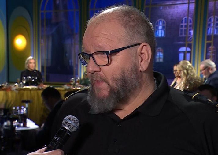 Guðmundur Fylkisson kvaðst djúpt snortinn þegar hann tók við viðurkenningunni í Kryddsíldinni í dag.