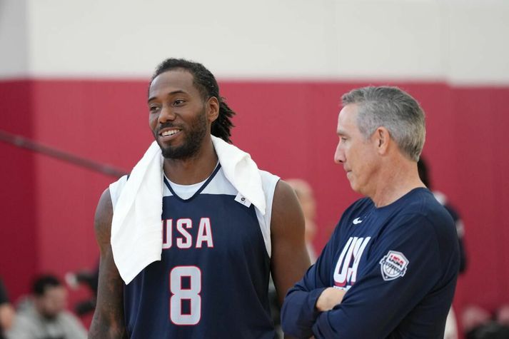 Kawhi Leonard hefur æft með bandaríska landsliðinu í Las Vegas undanfarna daga en þótti ekki tilbúinn til að fara á Ólympíuleikana.
