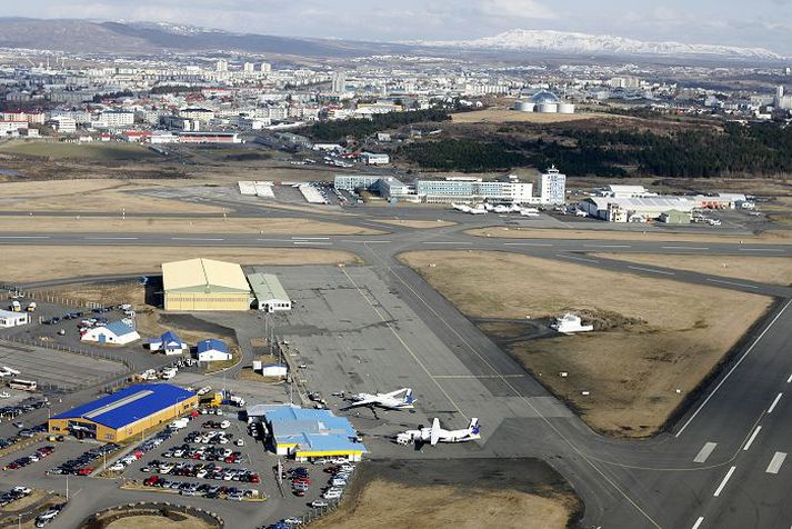 Flugmenn eru ósáttir við hugmyndir um að loka flugbrautum á Reykjavíkurflugvelli.