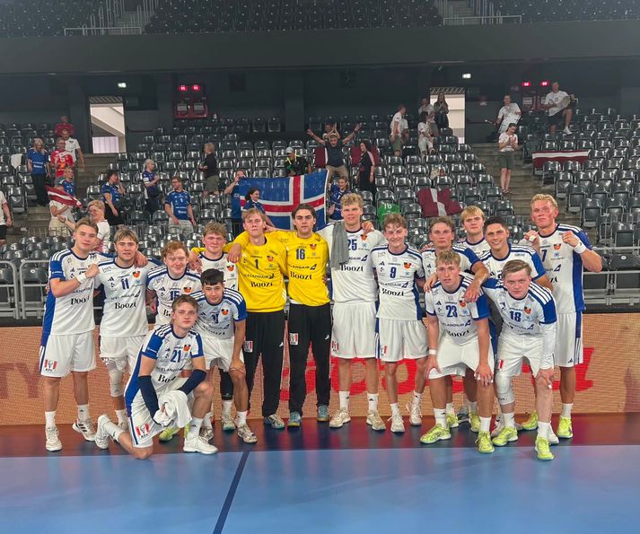 Íslenska átti frábæran lokasprett gegn Danmörku á Evrópumóti U20 í handbolta. Það dugði hins vegar ekki til og er liðið úr leik.