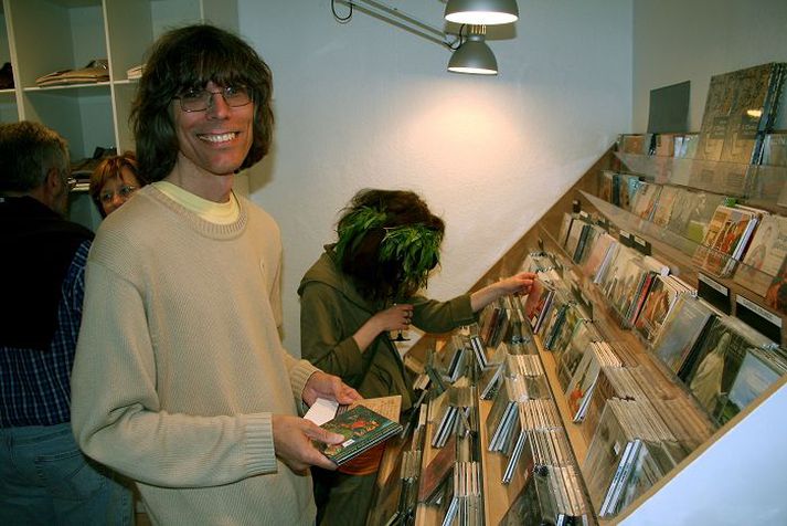 til íslands David Fricke, blaðamaður Rolling Stone, er á leiðinni til Íslands á nýjan leik.