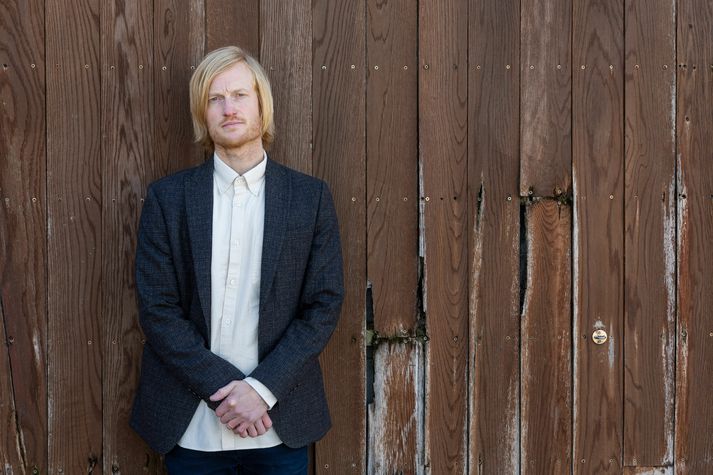 Sverrir Norland er nokkuð langt frá því að vera ánægður með sumarlokanir á bókasöfnum borgarinnar. 