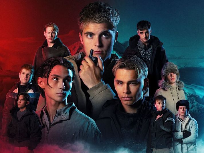 Undir ísnum er framleidd af Tónhyl og samanstendur leikhópurinn að mestu af ungum drengjum sem hafa komið í gegnum akademíu Tónhyls.