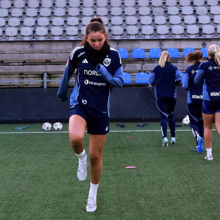 Ísabella Sara Tryggvadóttir lék eina leiktíð með Rosengård en heldur nú á aðrar slóðir.
