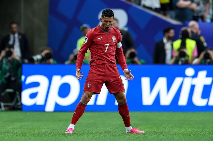 Cristiano Ronaldo fagnar fyrsta marki sínu á HM 2026 en hann hefur nú skorað á sex heimsmeistaramótum í röð.