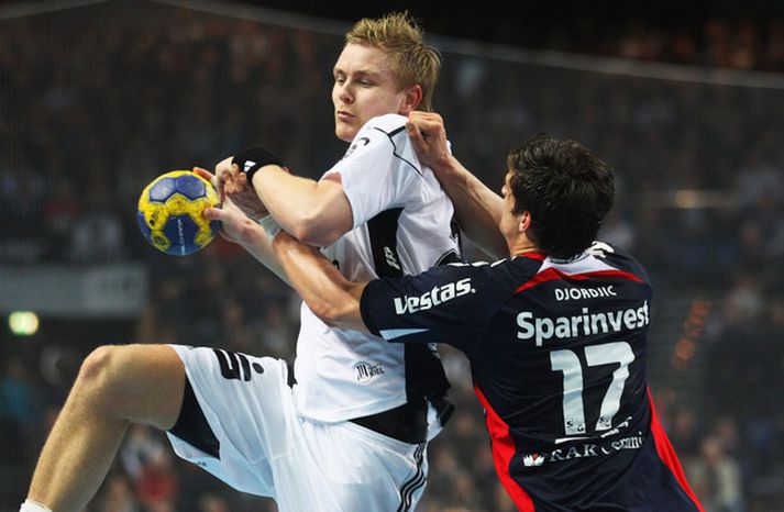 Aron Pálmarsson í leik með Kiel.