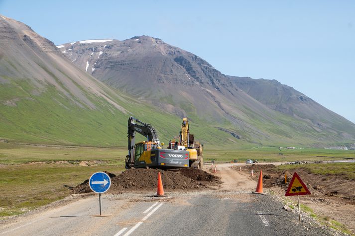 Frá vegagerð um Njarðvík í síðustu viku en víkin er milli Vatnsskarðs og Borgarfjarðar.