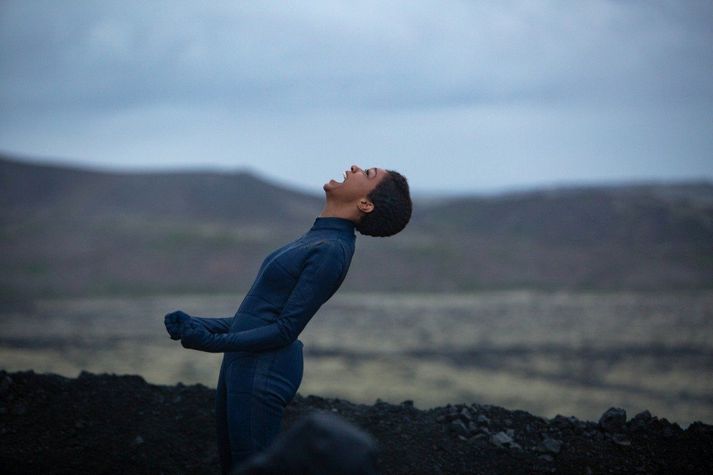 Sonequa Martin-Green leikur aðalhlutverkið í þáttunum.