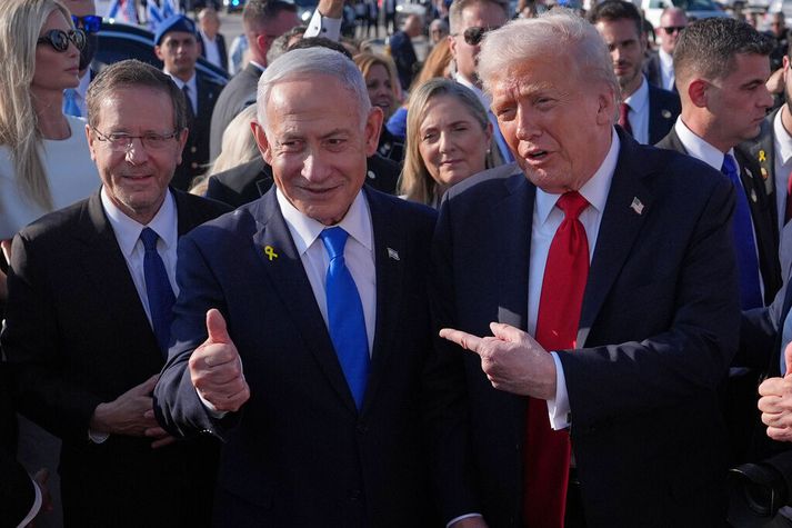 Donald Trump Bandaríkjaforseti, Benjamin Netanyahu, forsætisráðherra Ísraels, og Isaac Herzog, forseti Ísraels.