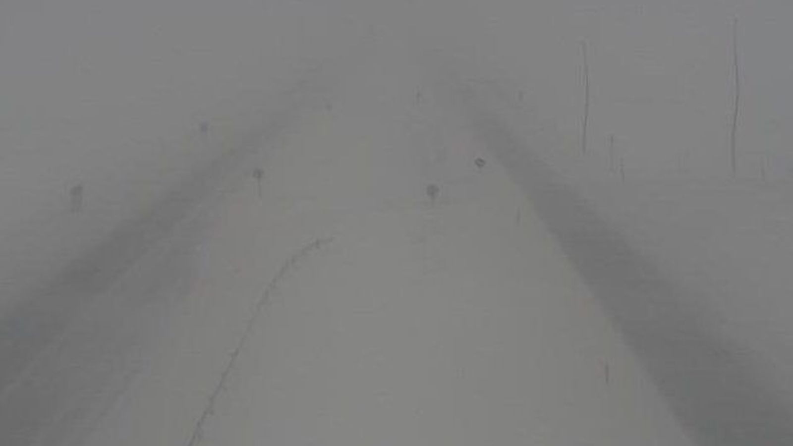 Vegalokanir, snjó­flóða­hætta og óvissustig