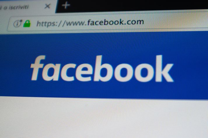 Facebook hóf samþættingu Messenger og Facebook árið 2023 og hefur nú lokað borðtölvuforriti sínu fyrir Messenger. 