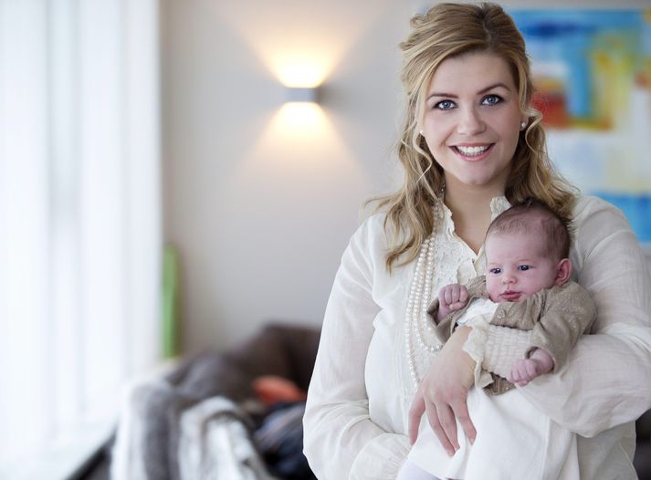 Litla stúlkan fékk nafnið Margrét Júlía.
