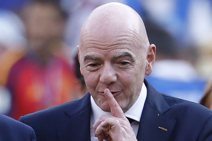 Gianni Infantino komst ekki upp með baktjaldamakk sitt þökk sæe blaðmannainum Martyn Ziegler hjá The Times.