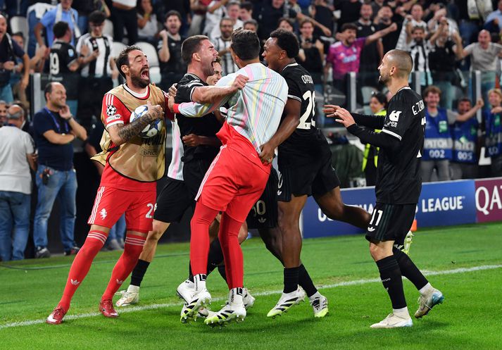Dusan Vlahovic skoraði og lagði upp í uppbótartíma til að tryggja Juventus jafntefli. 