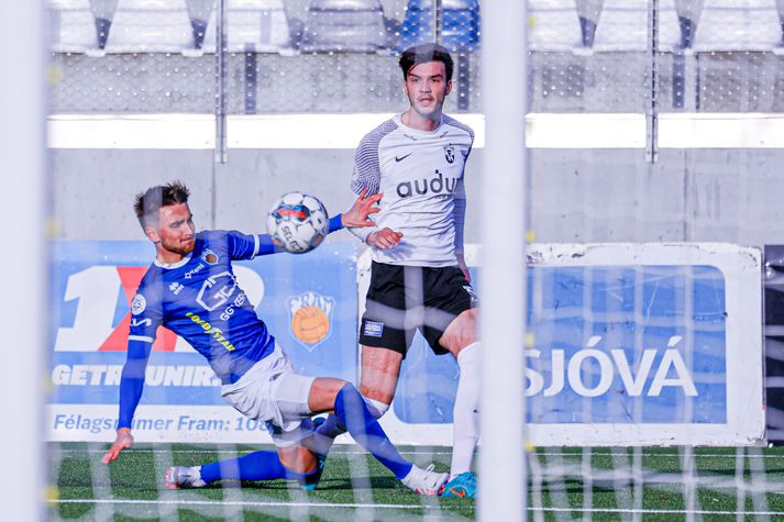 Vuk Oskar Dimitrijevic og félagar í FH verða að fara að komast yfir gervigrasgrýluna í liðinu.