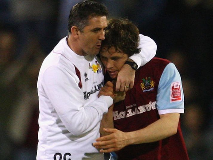 Jóhannes Karl Guðjónsson og Owen Coyle stjóri Burnley.