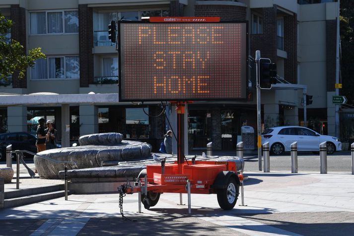 Íbúar Sydney eru beðnir um að halda sig heima og til að láta bólusetja sig.  