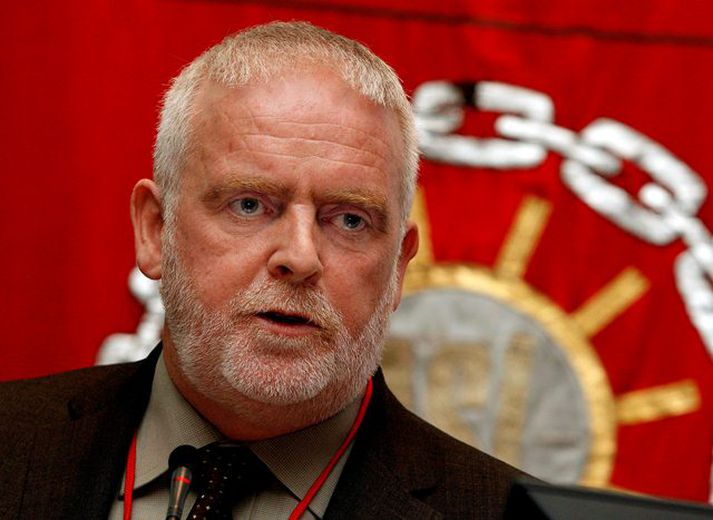 Gylfi Arnbjörnsson segist vilja tengja krónuna við evru.