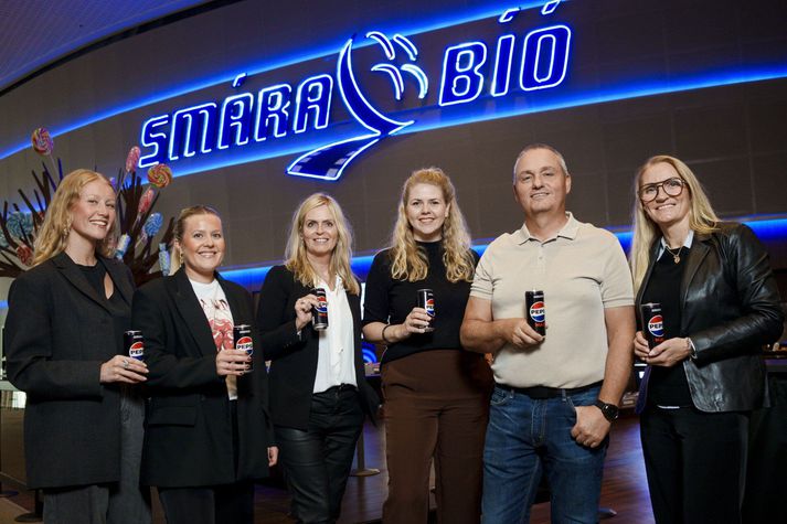 Frá vinstri: Bryndís Thelma Jónasdóttir, vörumerkjastjóri Pepsi, Telma Lind Sveinsdóttir, sölustjóri Ölgerðinni, Elísabet Austmann, markaðsstjóri Ölgerðinni, Lilja Ósk Diðriksdóttir, stjórnarkona í Smárabíói Konstantín Mikaelson, framkvæmdastjóri Smárabíós, Sólveig Þórarinsdóttir, fjármálastjóri og í stjórn Smárabíós. 