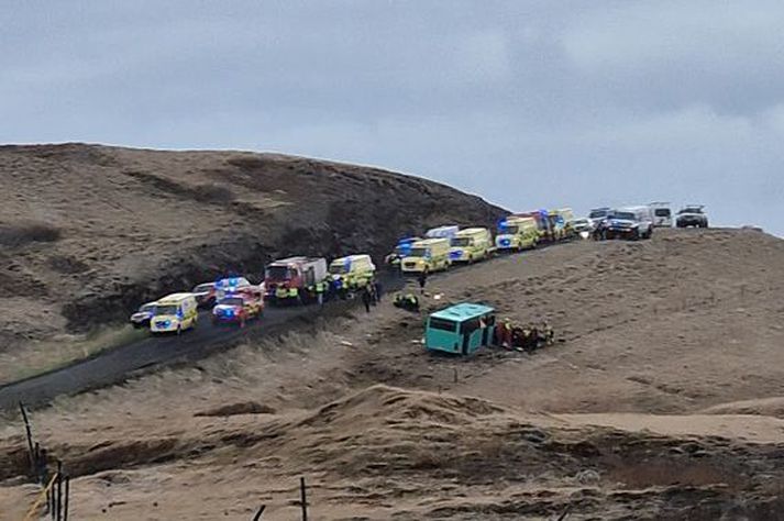 Allir um borð í rútunni voru fluttir á sjúkrahús til aðhlynningar. Áverkar farþega voru af ýmsum toga, allt frá minniháttar meiðslum upp í meiriháttar áverka.
