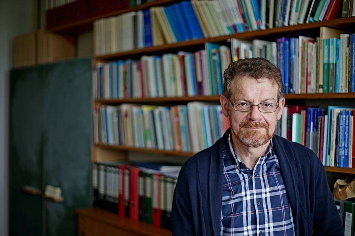 Eiríkur Rögnvaldsson er prófessor í íslenskri málfræði við Háskóla Íslands.