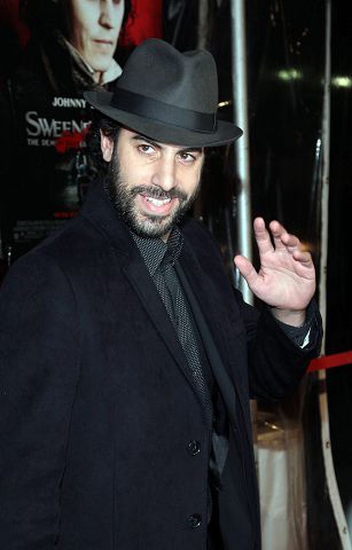 Sacha Baron Cohen ætlar að bregða sér í hlutverk söngvara hljómsveitarinnar Queen.