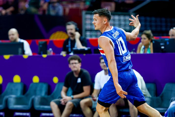 Elvar Már er enn með báða fætur á jörðinni þrátt fyrir góðan útisigur á Ítölum.