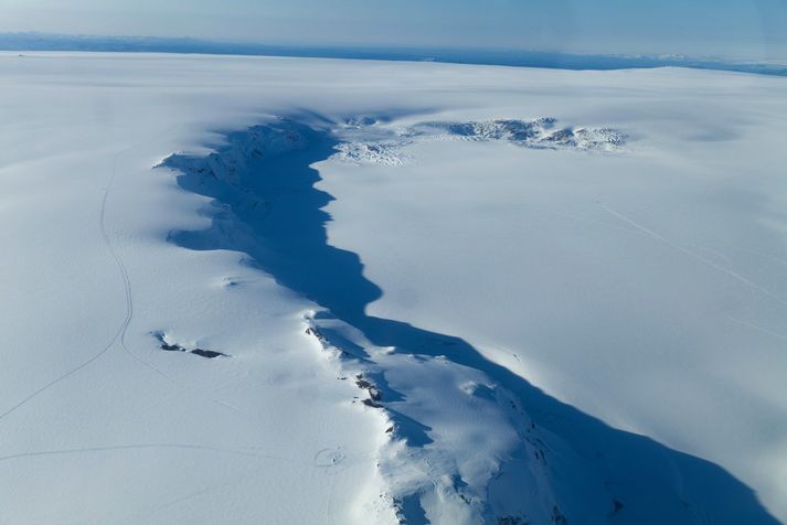 Jaskinia lodowcowa przy Grímsvötn na lodowcu Vatnajökull opadła o 10 metrów.