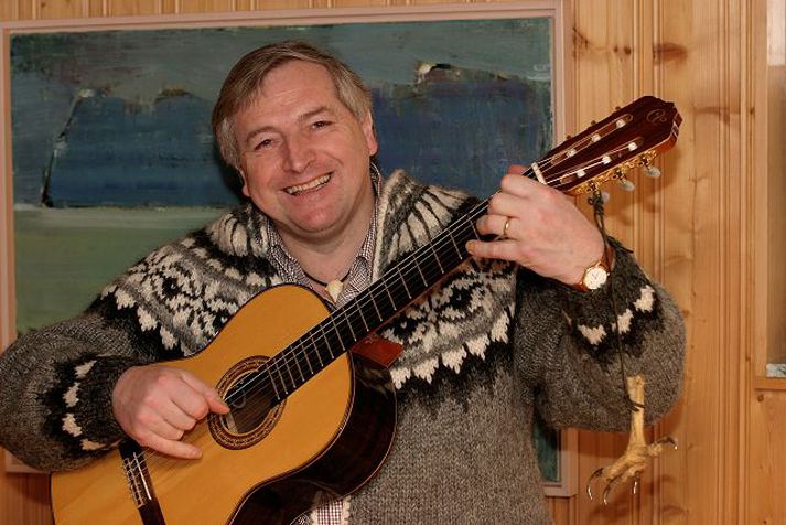 Árni Johnsen  athafnamaður og fyrrverandi alþingismaður fagnar 30 ára brekkusöngsafmæli sínu á þessu ári. 
