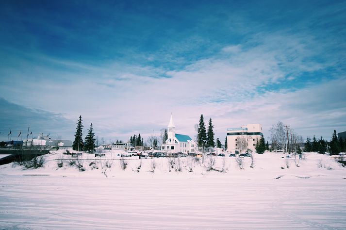 175 íbúa smáþorpið Venetie er staðsett um 250 kílómetrum norður af Fairbanks sem sést hér.