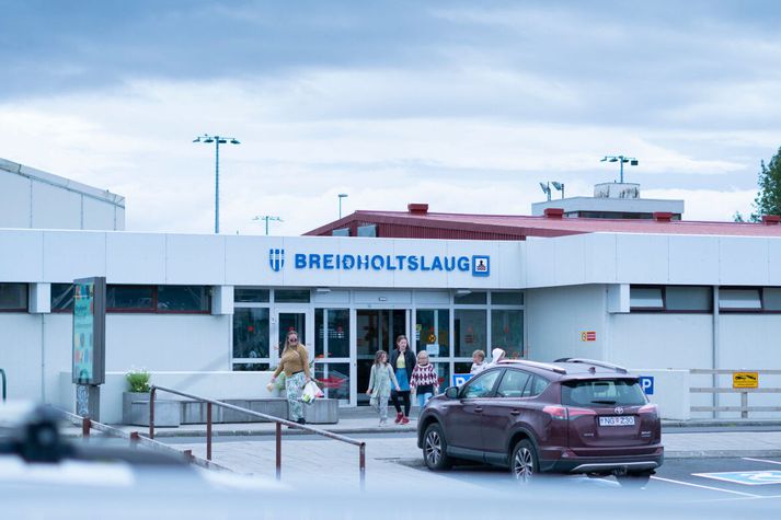 Hækka á hitann í Breiðholtslaug.