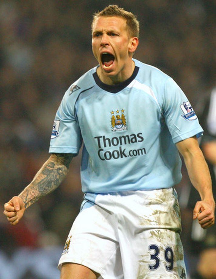 Craig Bellamy fagnar marki sínu í gær.