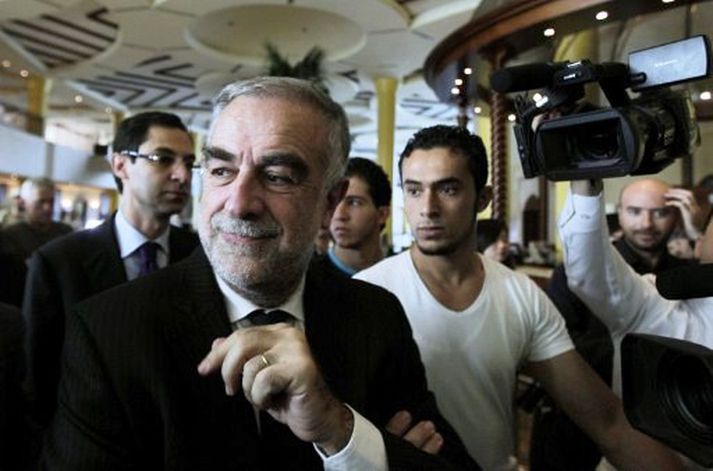 Luis Moreno-Ocampo mætir á fund með yfirvöldum í Líbíu.