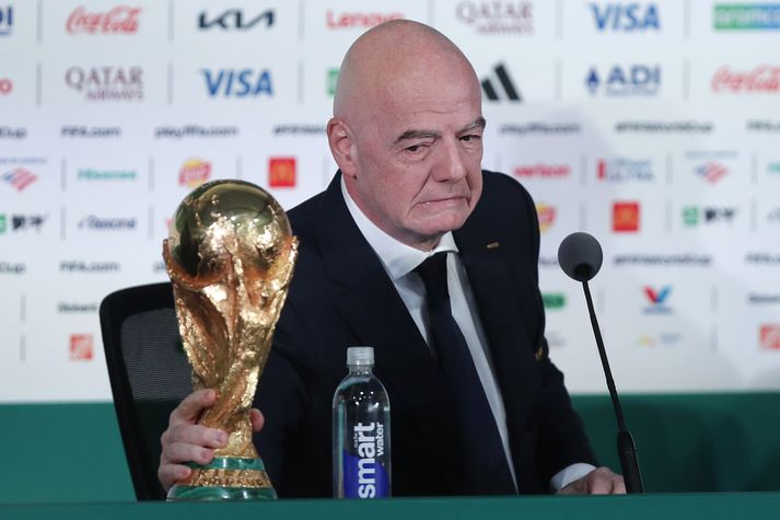 Gianni Infantino, forseti FIFA, á blaðamannfundi rétt fyrir heimsmeistaramótið í fótbolta.