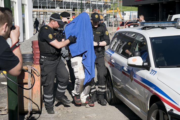 Fjórum var sleppt úr haldi lögreglu í dag.