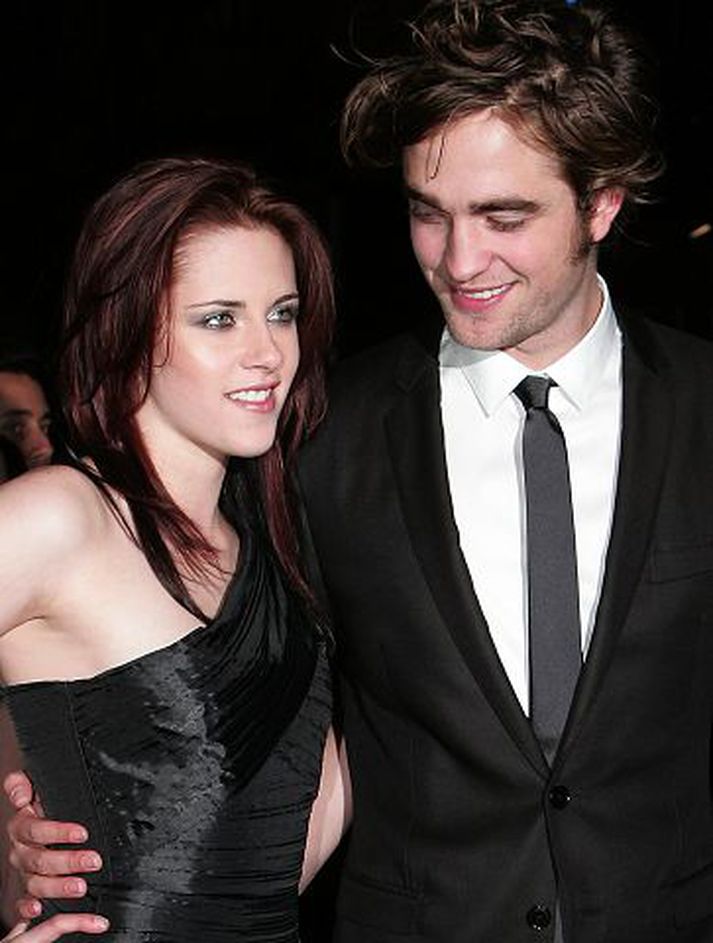 Tímaritið OK! heldur því fram að Kristen Stewart og Robert Pattison séu trúlofuð.