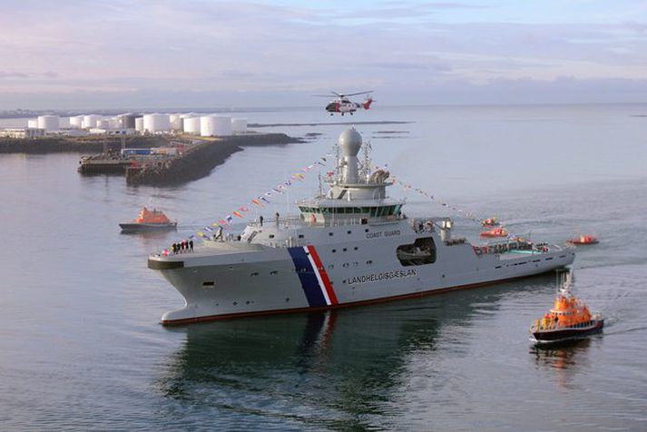 Varðskipið Þór kemur til hafnar.
