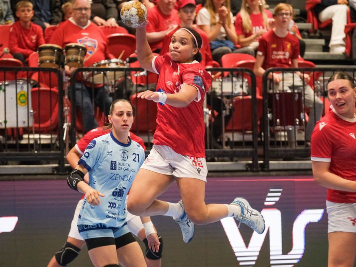 Lovísa Thompson var markahæst á vellinum í kvöld.