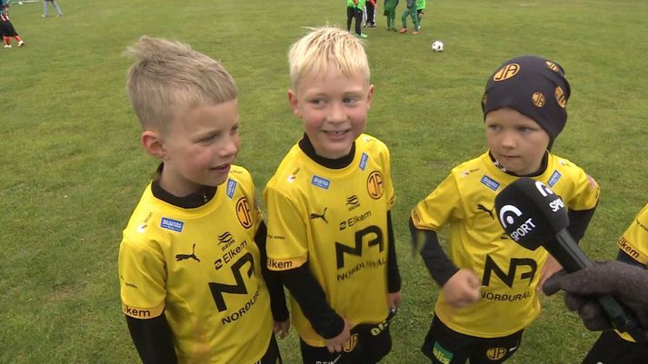 Þessir kátu Skagastrákar voru á heimavelli á Norðurálsmótinu.
