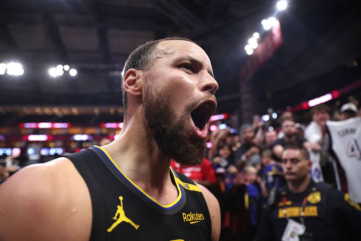 Stephen Curry hafði ástæðu til að fagna vel í gærkvöld.