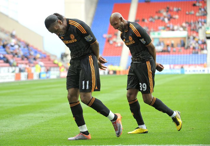 Drogba og Anelka fagna marki.
