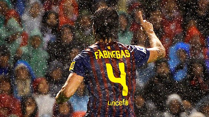 Cesc Fabregas fagnar marki með Barcelona.