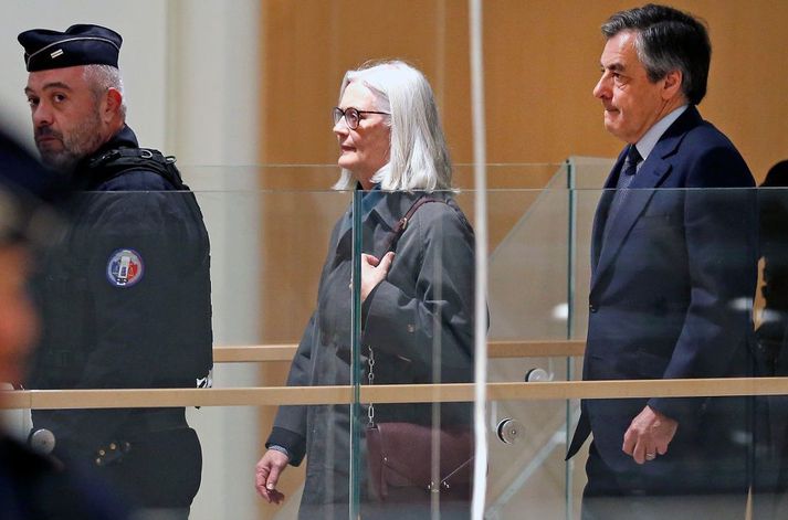 Penelope og Francois Fillon í dómshúsi í París í mars síðastliðinn.