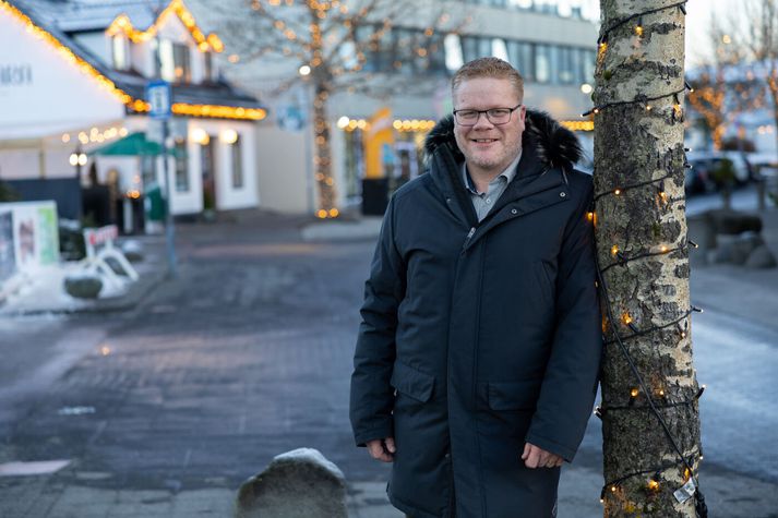 Valdimar Víðisson, bæjarstjóri í Hafnarfirði, segir breytinguna eiga að létta undir með fjölskyldum. 