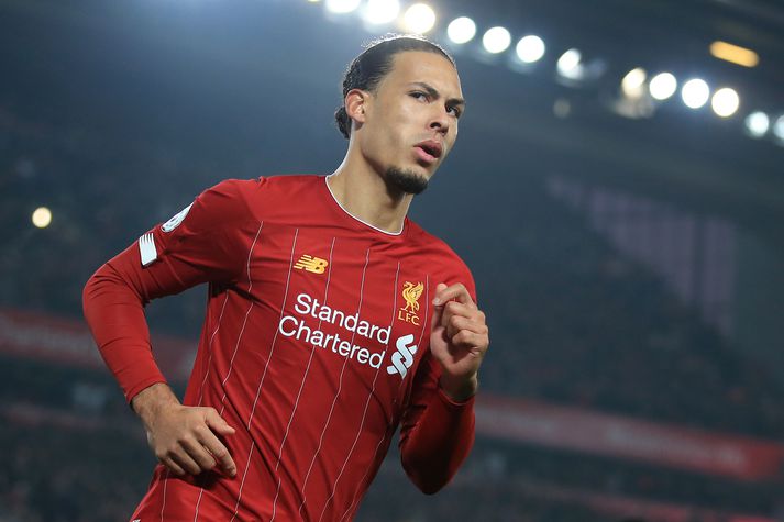 Van Dijk "fagnar“ marki sínu gegn Manchester United nú rétt í þessu