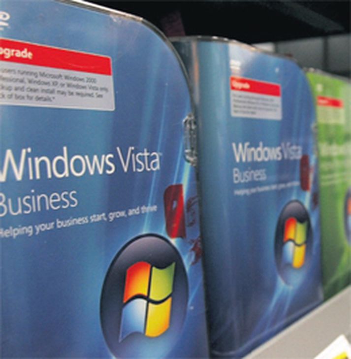 Sala á nýjum tölvum hefur stóraukist í Bandaríkjunum eftir að nýjasta stýrikerfið frá Microsoft kom á markað.