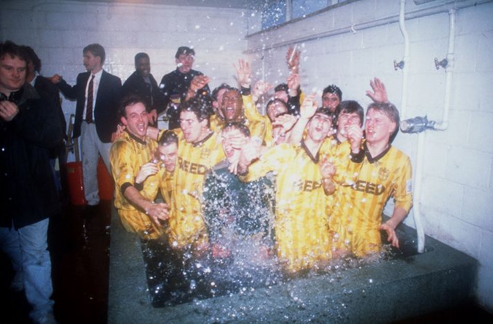 Það hefur lítið breyst í búningsklefanum síðan að Sutton United vann þennan bikarsigur árið 1989.